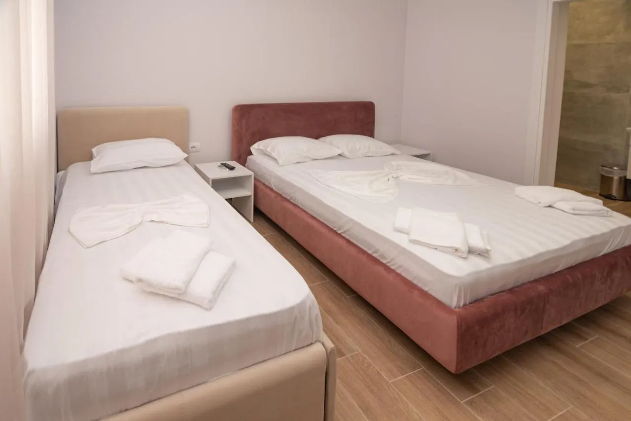 Lian'S Rooms Vlorë 3*,  Albania