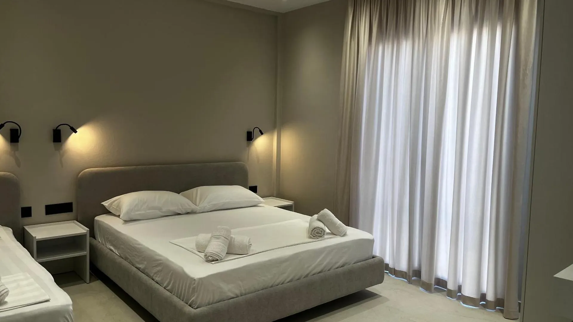 Lian'S Rooms Vlorë 3*,